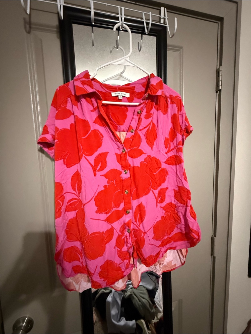 Rose & Olive Hot Pink Short-Sleeve Button-Down with Red Floral Print